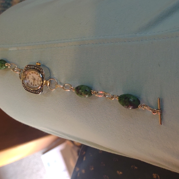 Toggle bracelet watch - Picture 1 of 3